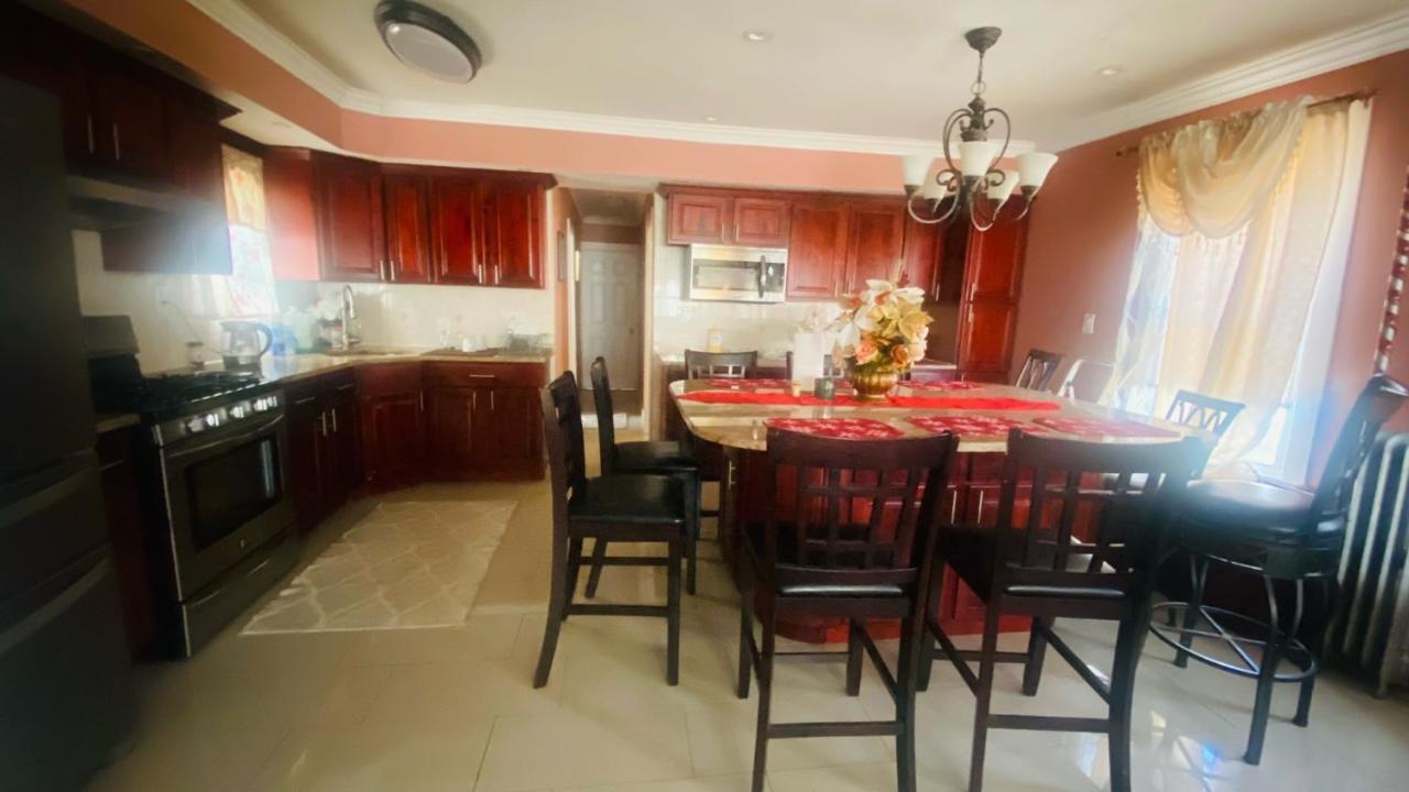Minutes From Jfk, Beautiful Home With Peaceful, Cosy, Private Room Nueva York Exterior foto